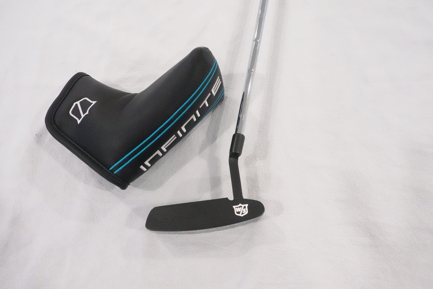Wilson Staff Infinite Windy City Ladies Putter - Right Handed - 33 inches