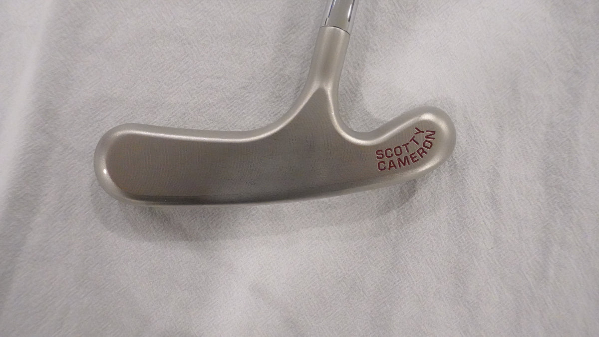 近全新 Scotty Cameron American Classic III 刀背式推杆 - 右手 - 35英寸（含杆头套）