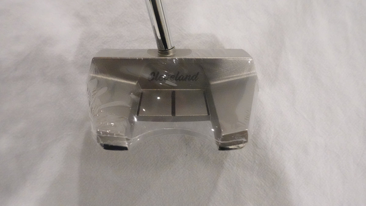 Brand new Cleveland HB Soft 2 11C Broom Broomstick Putter - Right Handed - 46"